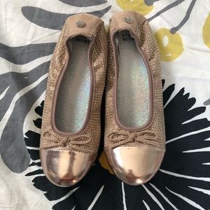 Stuart Weitzman rosegold studded bow flats